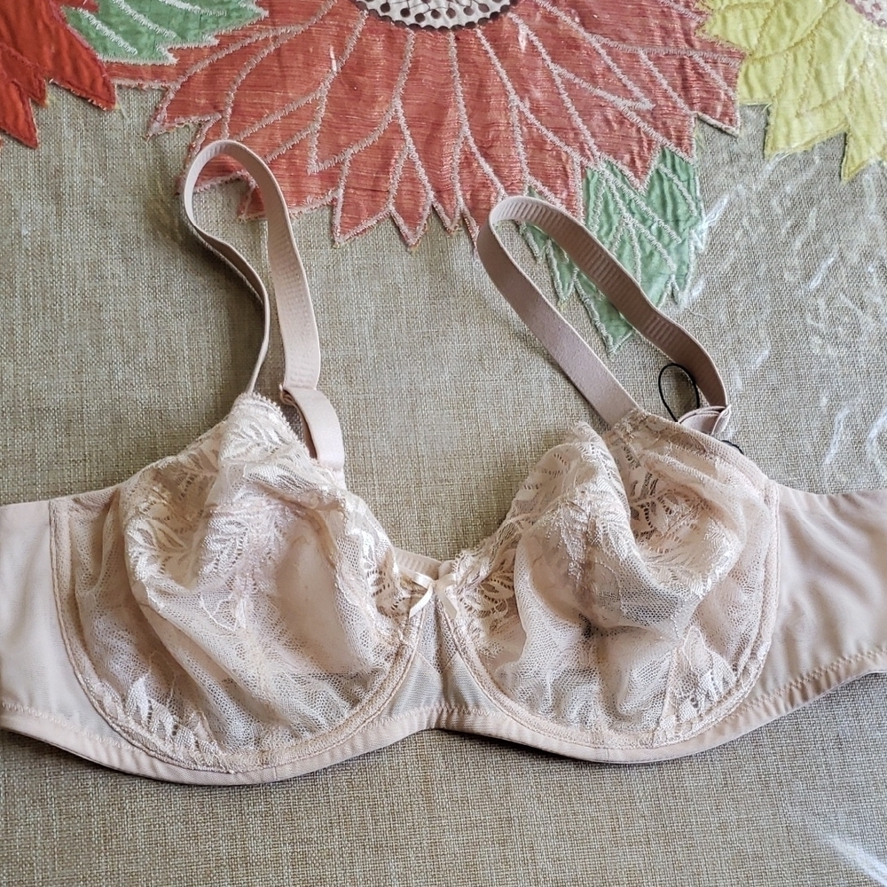 Understance  Cream Underwire Bra with Molded Cups  Size 40D New
